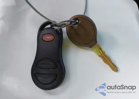 2004 Dodge Ram 1500 Slt/Laramie z USA, uszkodzony, nr VIN 1D7HU18D04S742130